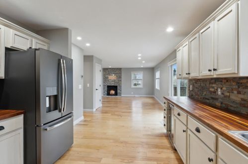 925 Polvadera St, Commerce Township MI  48382-3857 exterior