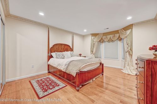 17 Monticello Ct, Morganville NJ 07751-4162 exterior