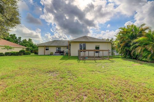 5406 Emblem St, Fort Pierce FL 34983-1448 exterior