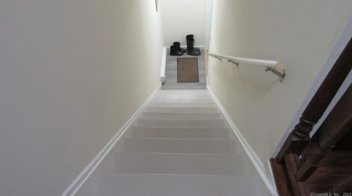 121 Queens Rd, Torrington CT 06790-2821 exterior