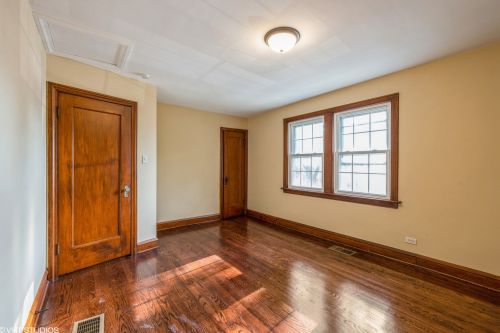 5225 Massasoit Ave, Chicago IL  60638-1507 exterior