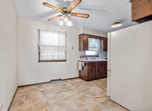 501 Shorewood Dr, Joliet IL 60404-7200 exterior