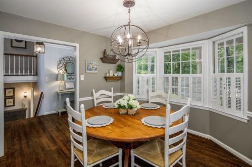 385 Castleridge Dr, Atlanta GA 30342-1312 exterior