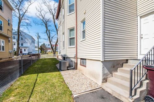 71 Albany Ave, New Britain CT 06053-3586 exterior