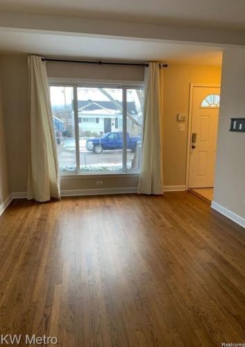 1635 Cole St, Bham MI  48009-7056 exterior