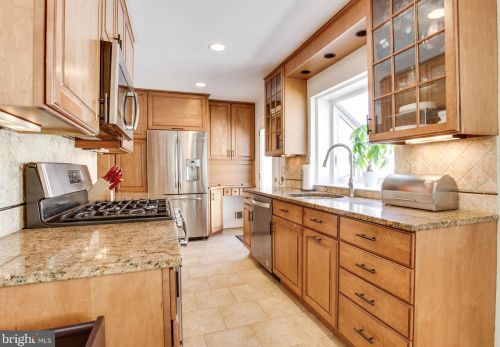 1841 Birch Rd, Mc Lean VA 22101-5317 exterior