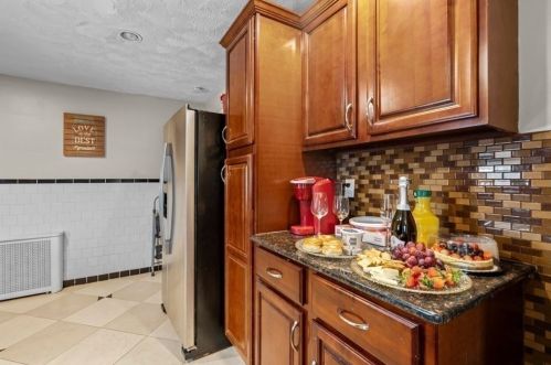 4 Ludington Rd, Worcester MA 01602-3223 exterior