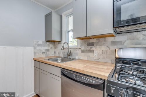 232 Phillips Ave, Runnemede NJ 08078-1949 exterior