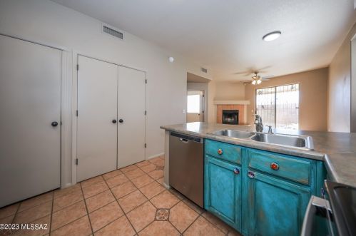 8557 Camino Bengala, Tucson AZ  85747-5165 exterior