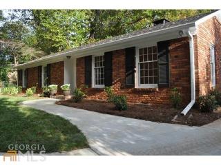 545 Valley Ln, Atlanta, GA 30328-5142