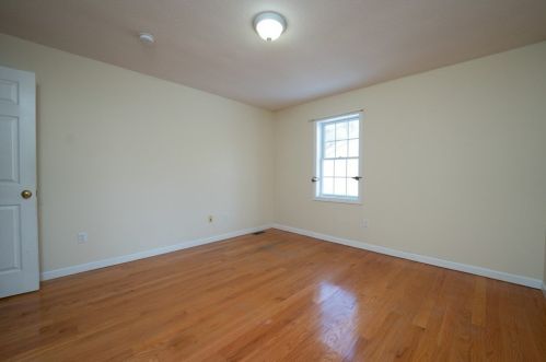 29 Pocantico Ave, Springfield MA 01109-1463 exterior