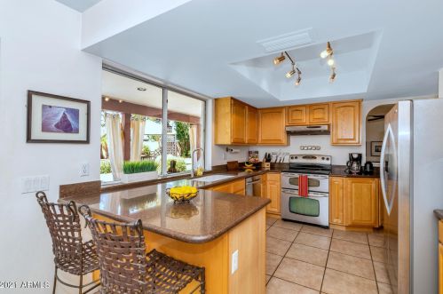 9218 33 Way, Phoenix AZ 85028-4907 exterior