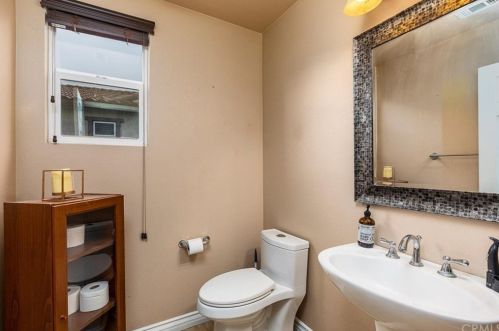 291 Monument Dr, Perris CA 92570-9063 exterior