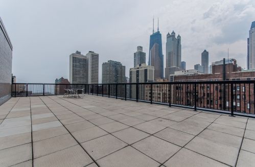 30 Elm St, Chicago IL  60611-2715 exterior