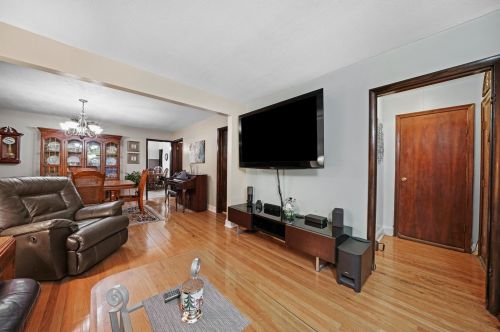 2230 Kenneth Ave, Chicago IL 60652-3531 exterior