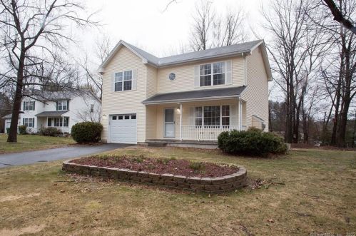 216 Castlewood, Windsor CT  06095-1050 exterior