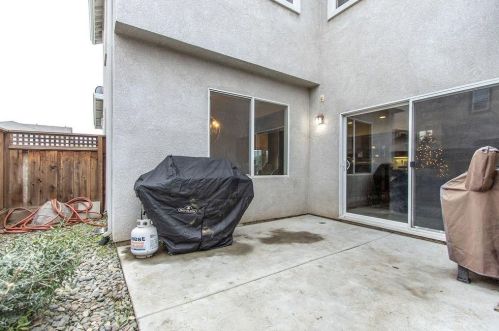 4227 Ivory Ln, Turlock CA 95382-7430 exterior