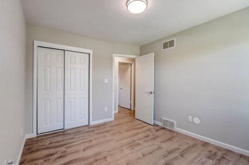 4870 82, Milwaukee WI 53220-4219 exterior