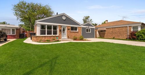 8354 Kilpatrick Ave, Chicago, IL 60652-3085