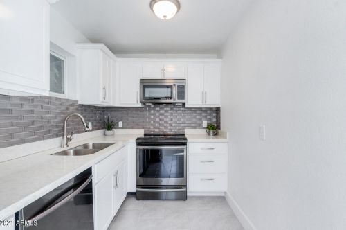 395 21st Ave, Phoenix AZ 85027-3422 exterior