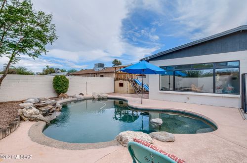 4901 17th St, Tucson AZ  85711-4354 exterior