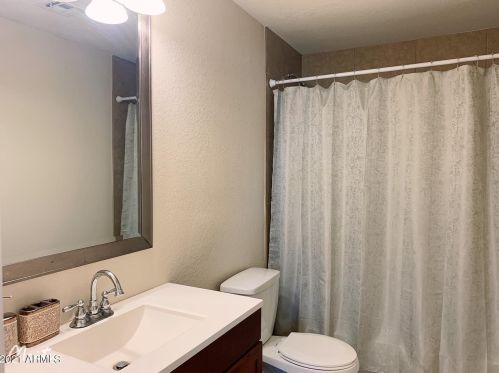 2646 69 Dr, Phoenix AZ 85033-5122 exterior