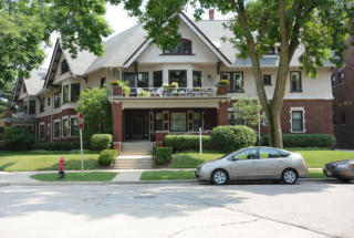 2664 Hackett Ave, Milwaukee, WI 53211-3832