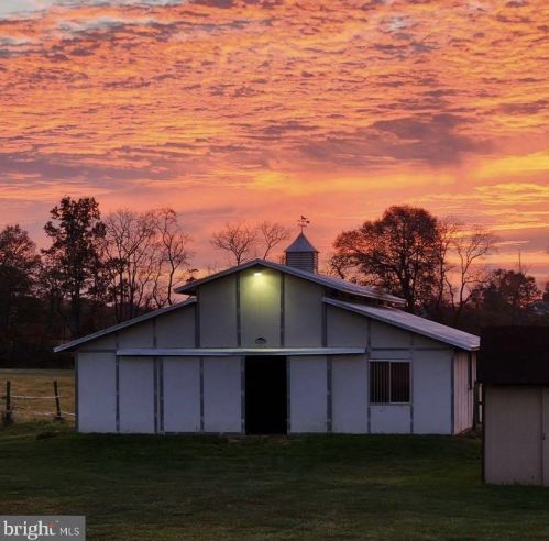 262 Lk Rd, Pilesgrove NJ 08098-3008 exterior