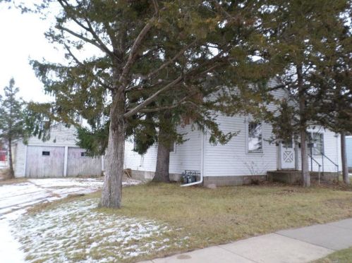 328 Butts Ave, Tomah WI 54660-2404 exterior