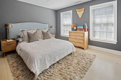 42 Danbury Ave, Westport CT  06880-6821 exterior