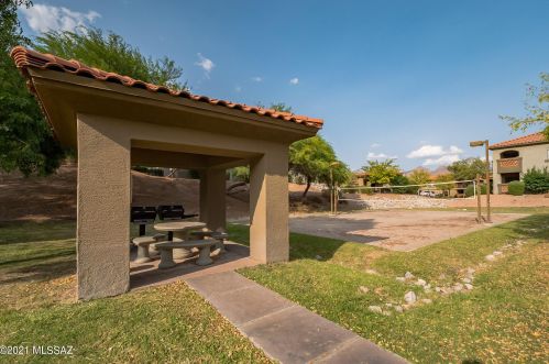 5751 Kolb Rd, Tucson AZ 39204-0871 exterior