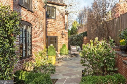 2446 Kalorama Rd, Washington DC 20008-1625 exterior