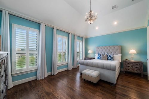 2111 Canton St, Dallas TX 75226-1621 exterior