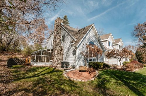 10430 Pne Rdg Rd, Milwaukee WI 53228-3236 exterior