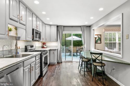 11 Kimberly Dr, Runnemede NJ 08078-2104 exterior