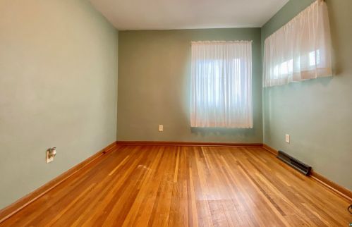 5710 Oakley St, Duluth MN 55804-1326 exterior