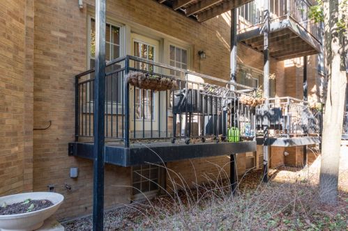 2243 Lincoln Ave, Chicago IL 60614-3717 exterior