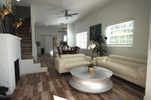 331 1 Ave, Boynton Beach FL 33435-4006 exterior