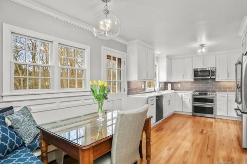 21 Kings Ln, Wilton CT exterior