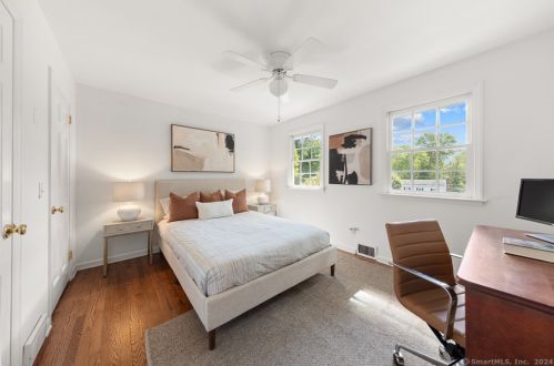 38 Pequot Trl, Westport CT 06880-2930 exterior