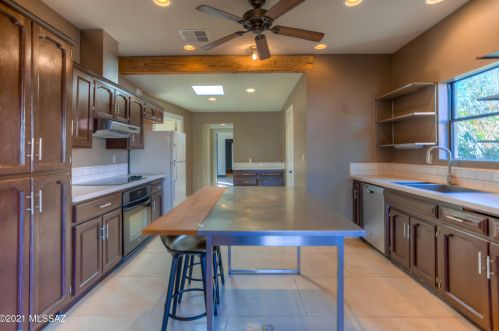 2716 6 St, Tucson AZ 85716-4862 exterior