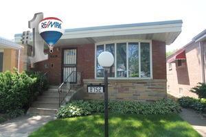8752 Crandon Ave, Chicago, IL 60617-3025