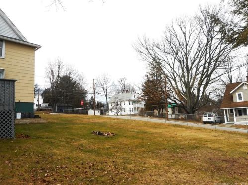 123 Hawthorne Ter, Torrington CT 06790-5157 exterior