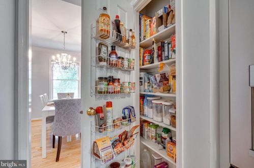 6263 Gentle Ln, Alexandria VA 22310-2260 exterior