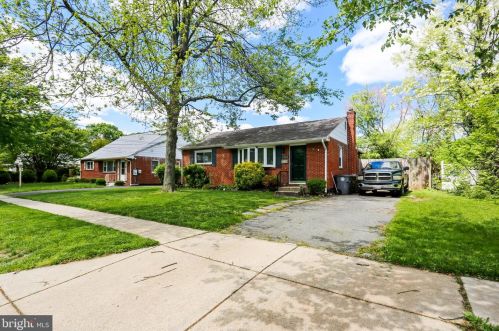 1004 Scott Ave, Rockville, MD 20851-1020