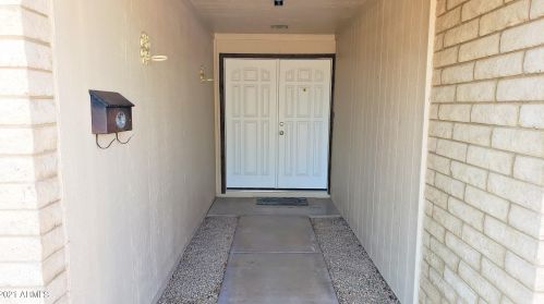 2201 Corrine Dr, Phoenix AZ 85032-7337 exterior