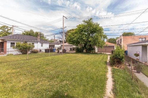 856 87 Pl, Chicago IL 60619-7015 exterior