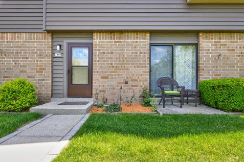 3801 College Ave, Milwaukee WI  53221-4540 exterior