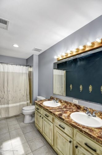 563 Constitution Dr, Jackson Twp NJ 08527-4331 exterior