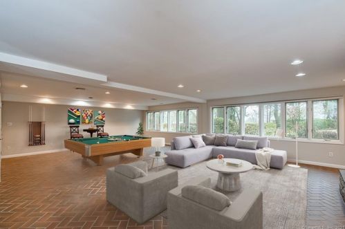 14 Cypress Rd, Hartford CT 06111-5606 exterior